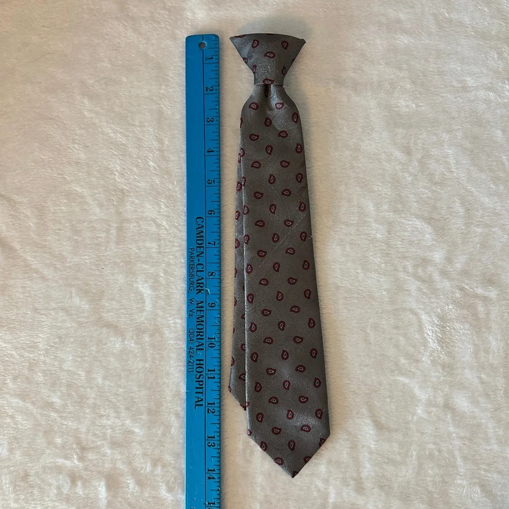 Boys Gray Red Paisley Clip-On Tie 14.5 inches Formal